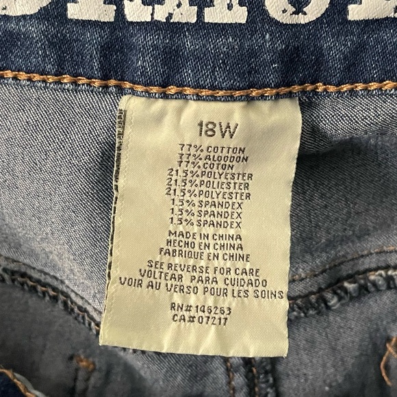 Women’s Hydraulic Soft Stretch Denim Shorts Plus Size 18W 5 Pockets - Picture 3 of 4